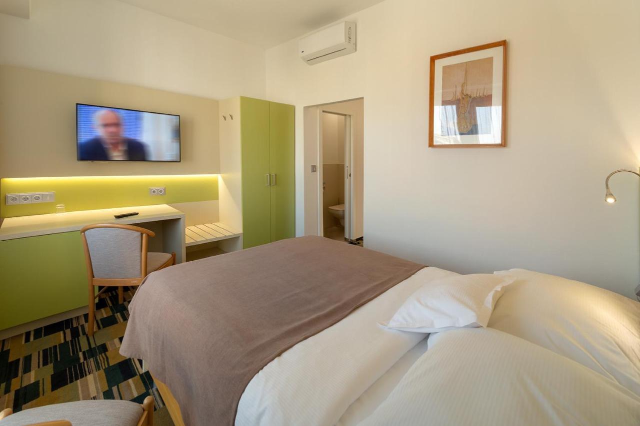 Hotel Continental Brno Ngoại thất bức ảnh